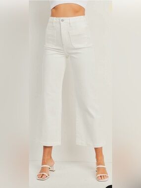 Wide-Leg Cropped Jeans in Off-white